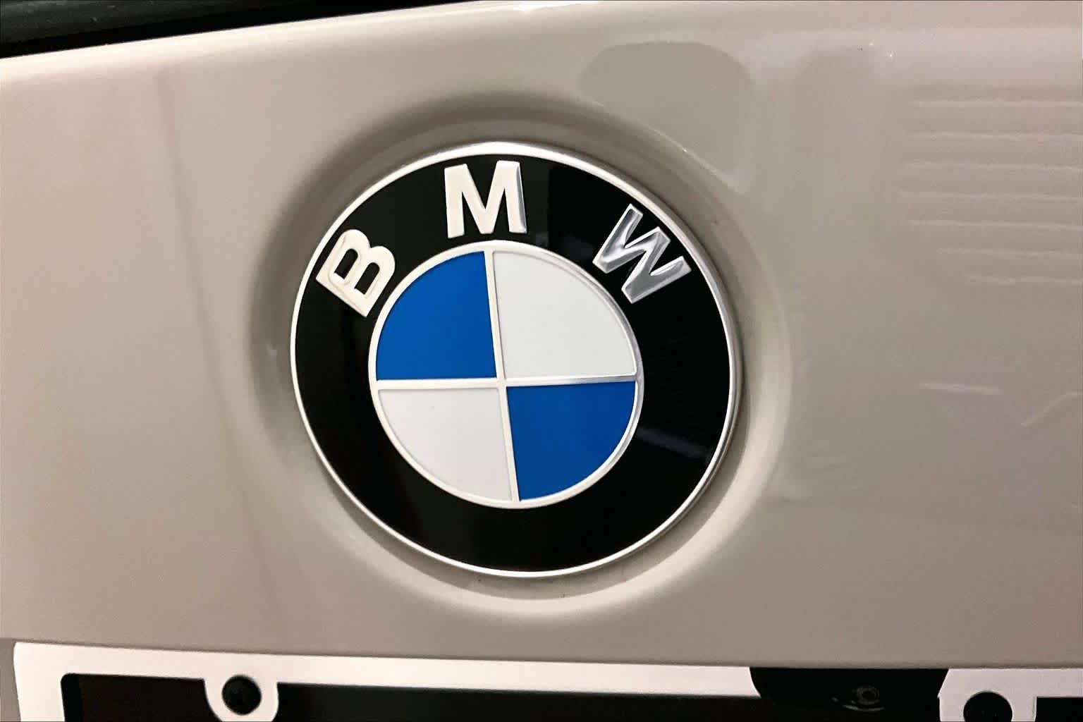 Used 2026 Dune Grey Metallic BMW xDrive28i image 32