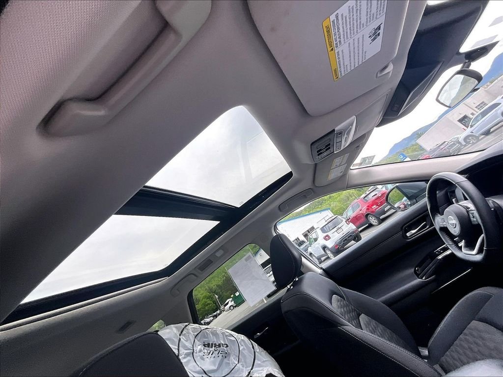 Used 2022 Gun Metallic Nissan SV image 23