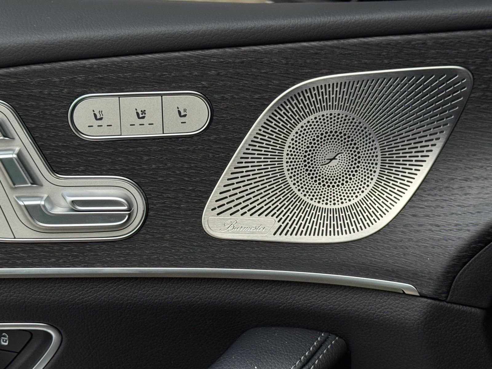 New 2026 Obsidian Black Metallic Mercedes-Benz GLE 350 image 13
