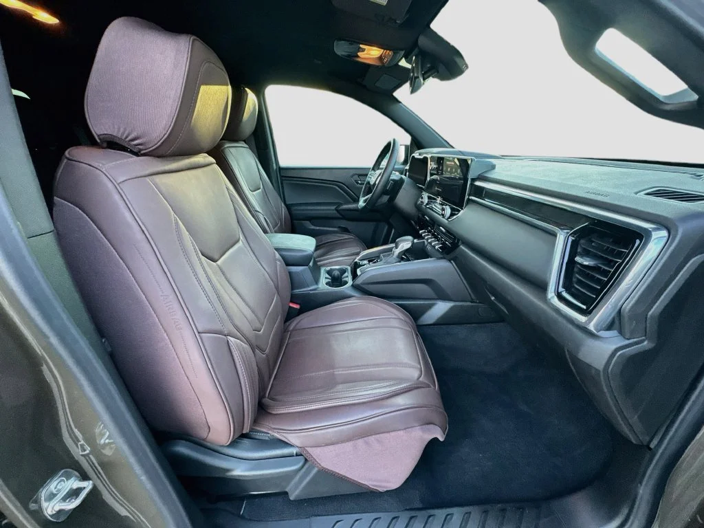 Used 2025 Brown GMC Elevation image 34
