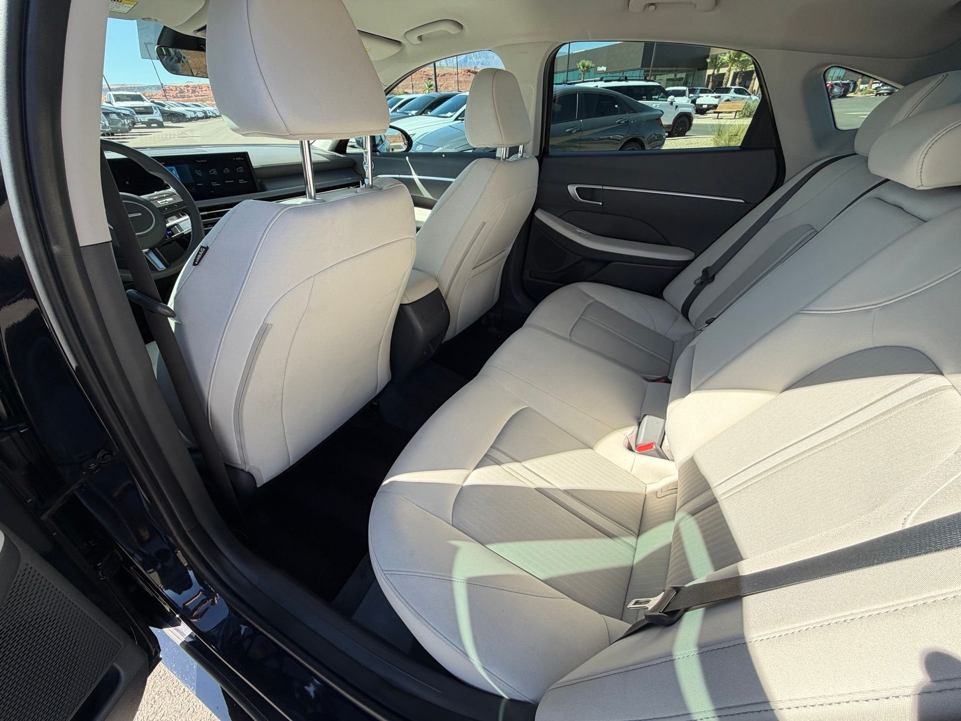 Certified Used 2025 Blue Hyundai SEL image 29
