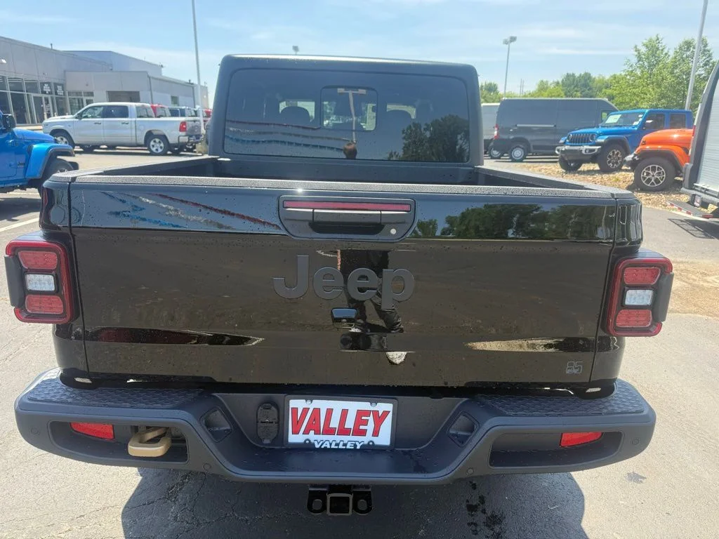 New 2026 Black Clear-Coat Exterior Paint Jeep 85th Anniversary Edition image 5