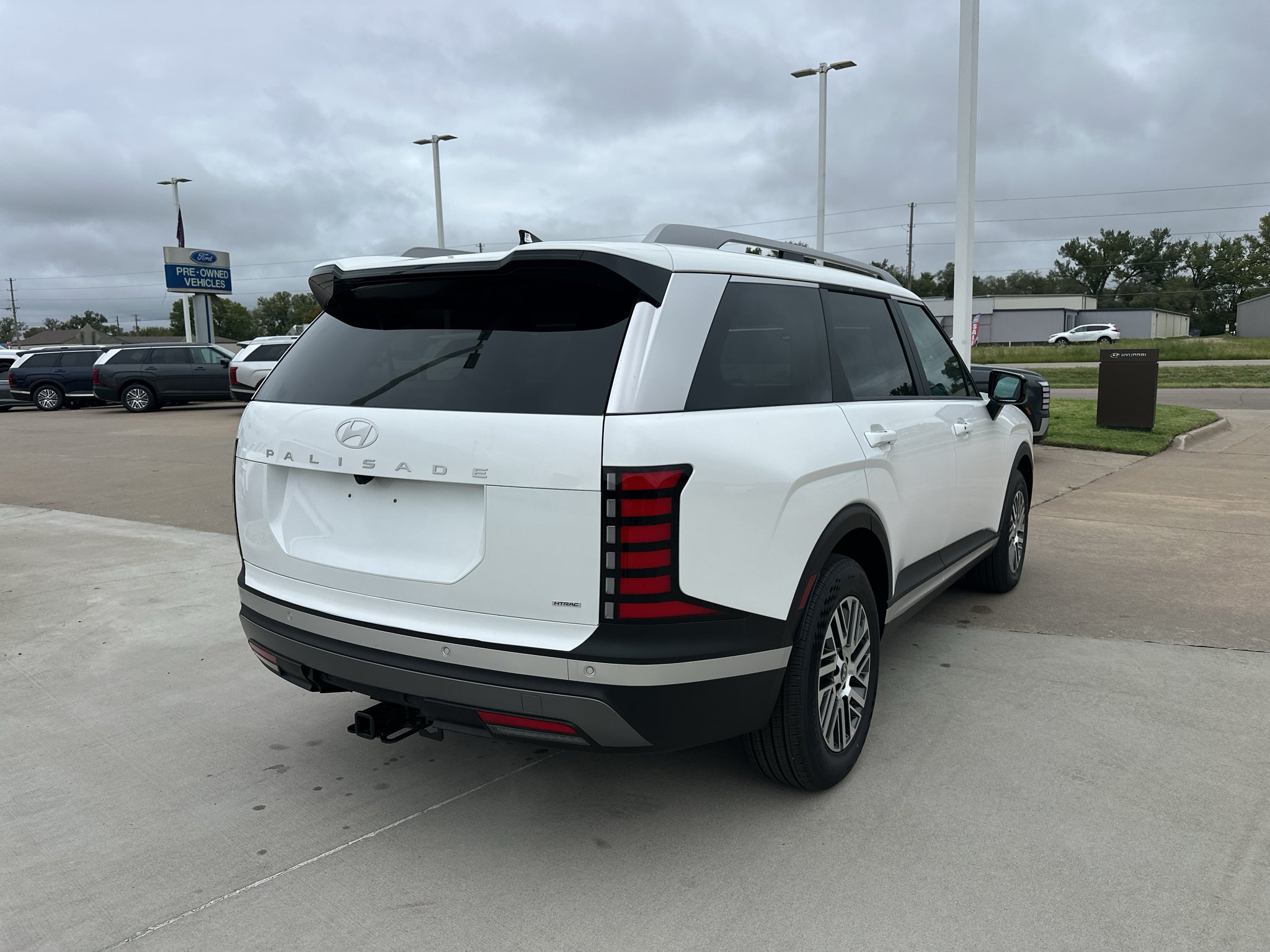 New 2027 Creamy White Pearl Hyundai SEL 7P image 10