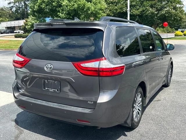 Used 2019 Gray Toyota XLE image 3