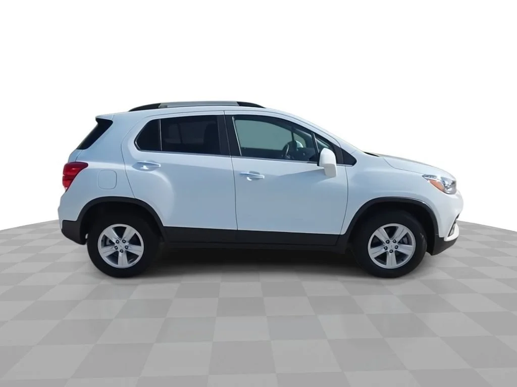 Certified Used 2020 SUMMIT WHITE Chevrolet LT image 9