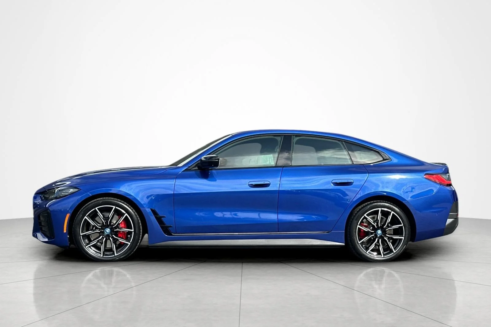 Certified Used 2023 Portimao Blue Metallic BMW eDrive40 image 2