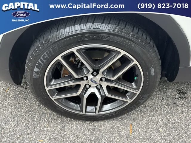 Used 2016 White Ford Sport image 13