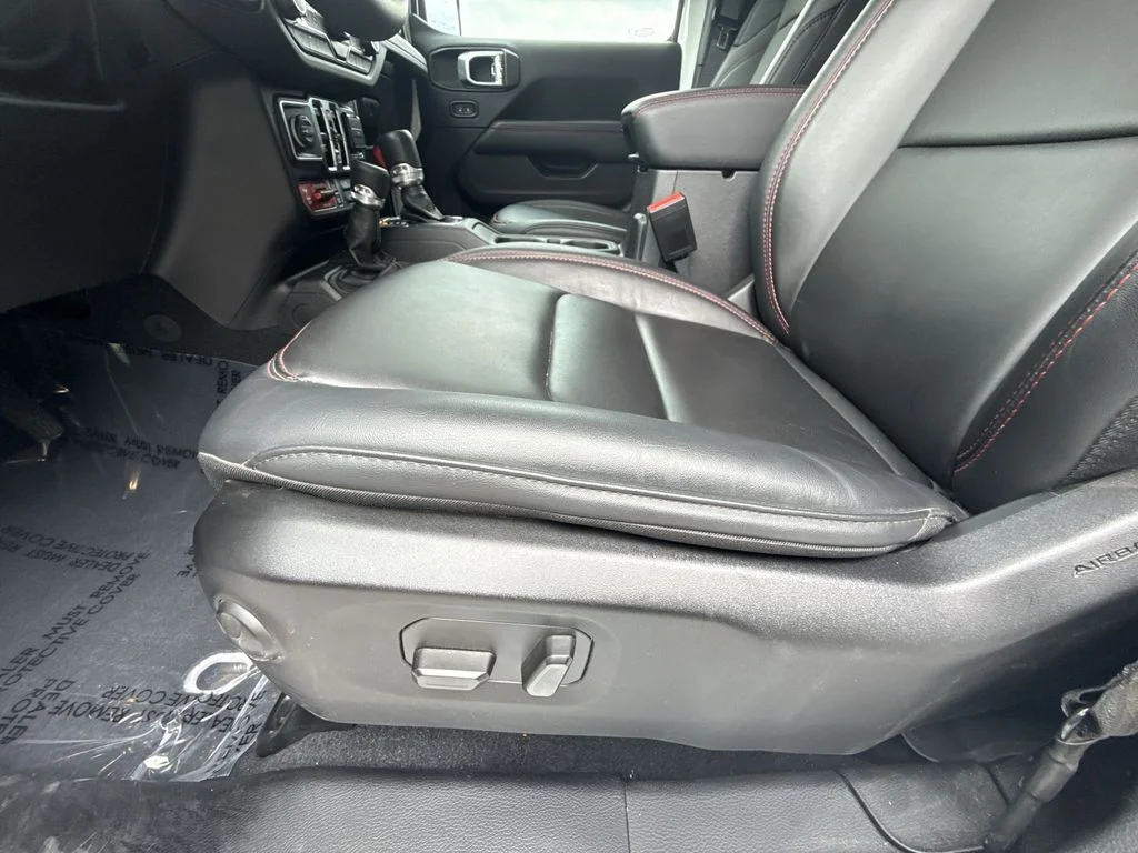 Used 2024 White Jeep Rubicon image 12