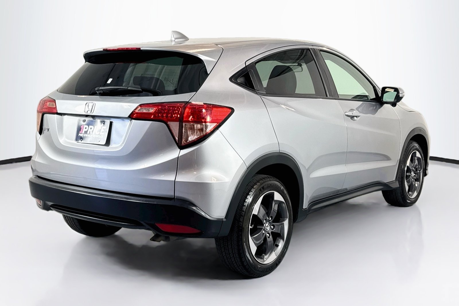 Used 2018 Lunar Silver Metallic Honda EX image 5