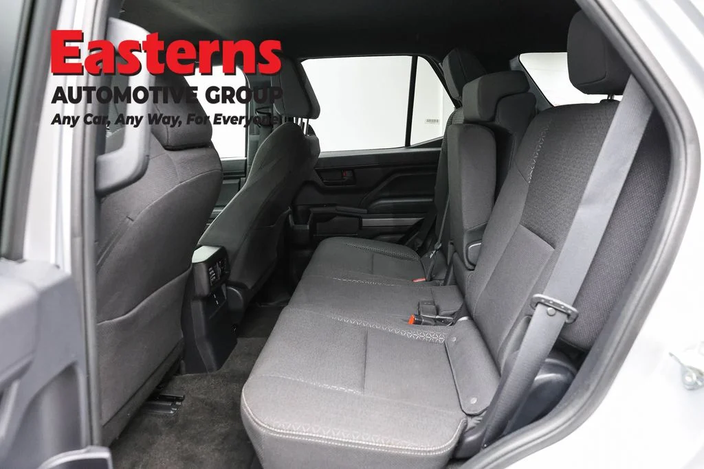 Used 2025 Silver Toyota SR5 image 21