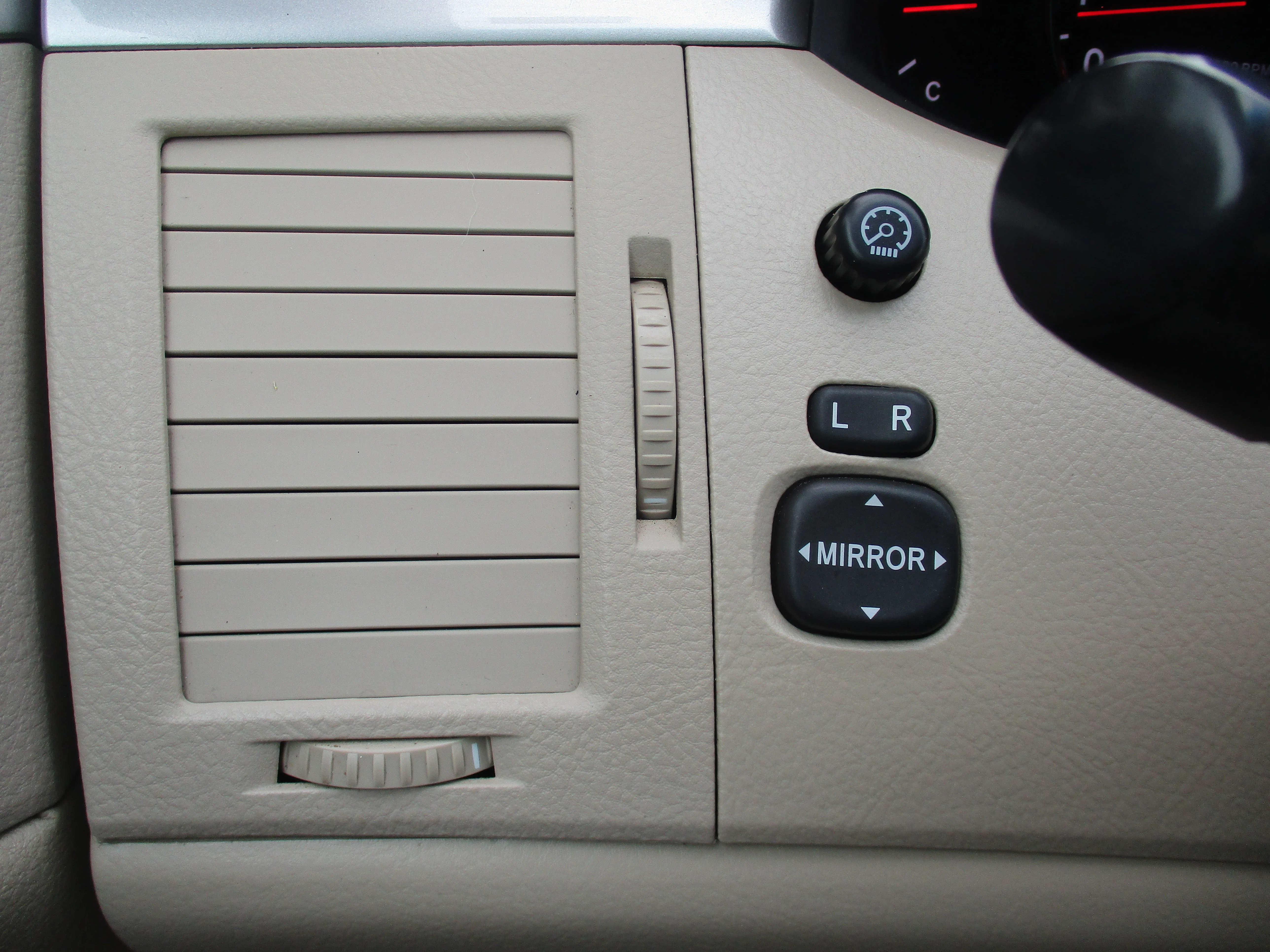 Used 2007 Beige Toyota  image 15