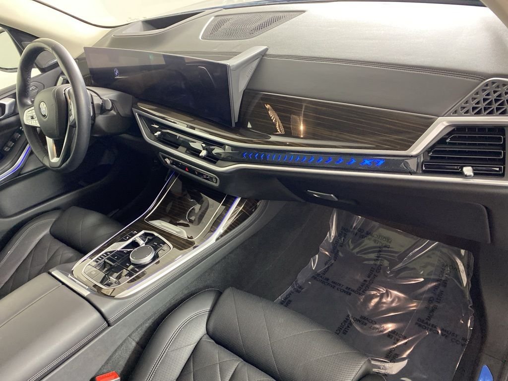 Used 2023 Black Sapphire Metallic BMW xDrive40i image 32