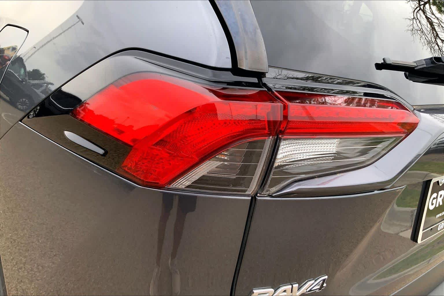 Used 2020 Magnetic Gray Metallic Toyota XLE Premium image 32