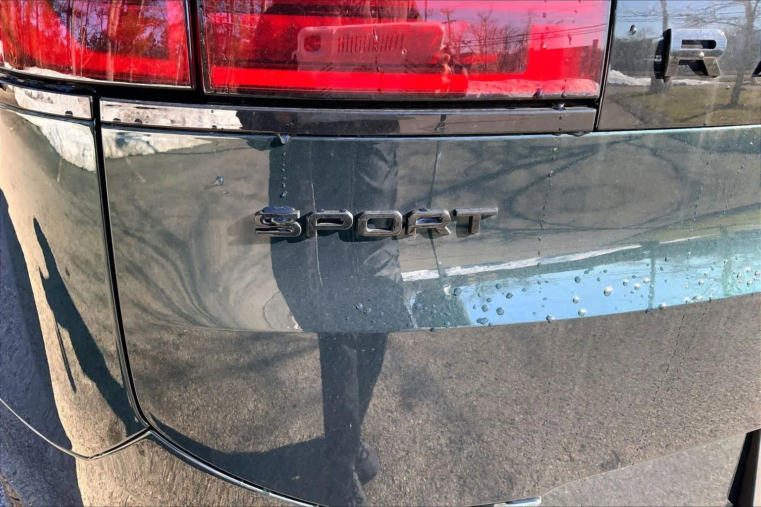 New 2026 British Racing Green Land Rover Dynamic SE image 6