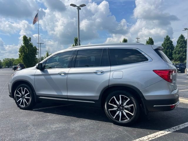 Certified Used 2019 Lunar Silver Metallic Honda Elite image 10