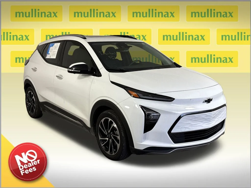 Used 2023 White Chevrolet Premier image 1