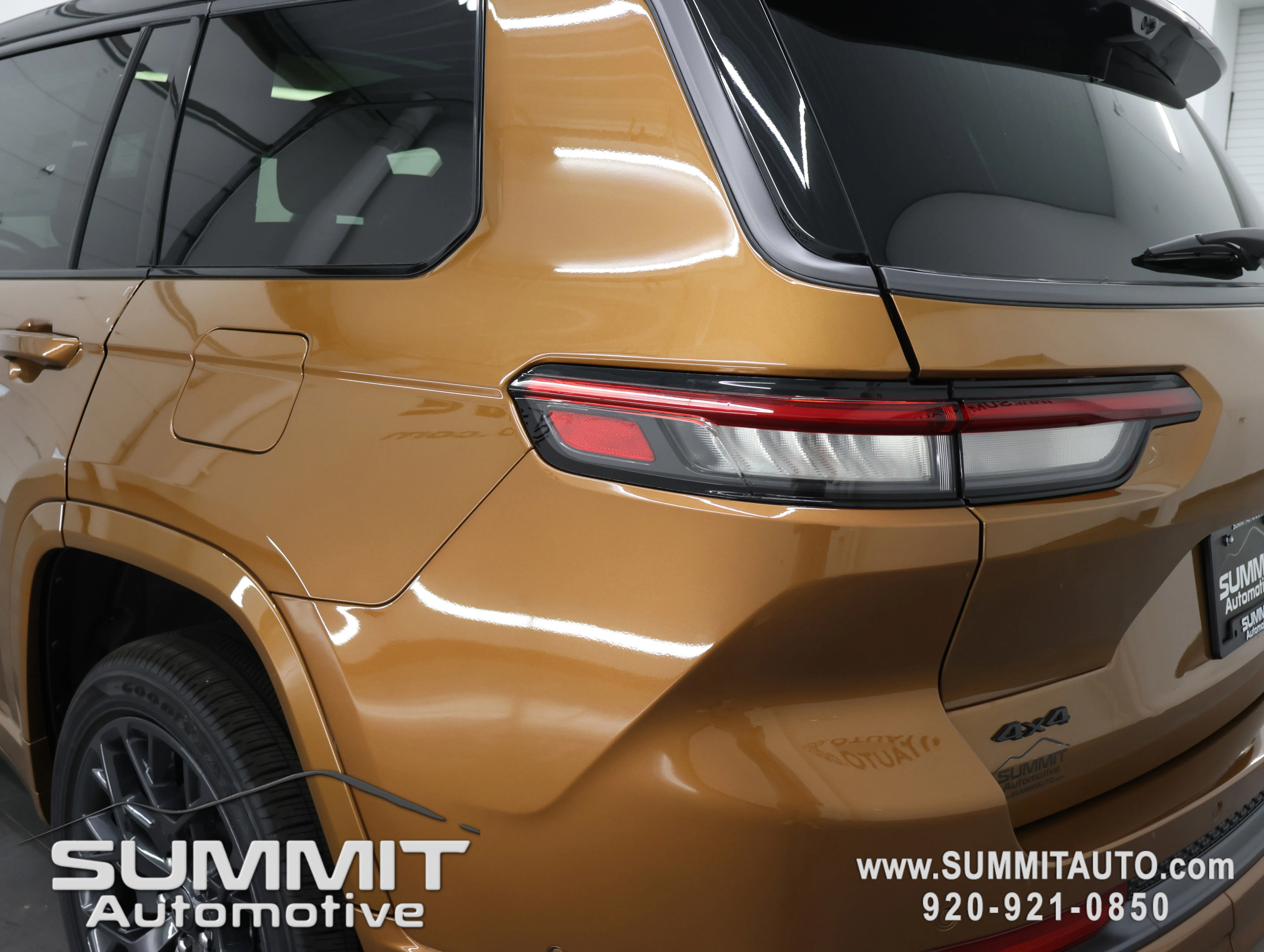 New 2026 Copper Shino Metallic Clear-Coat Exterior Paint Jeep Summit image 36