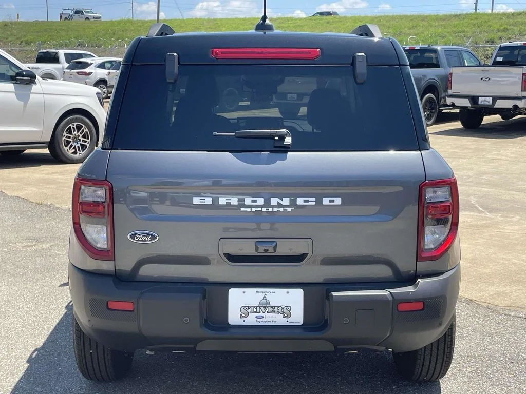 New 2025 Carbonized Gray Metallic Ford Outer Banks® image 4