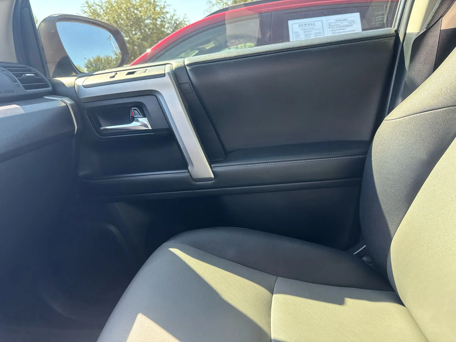Used 2014 Magnetic Gray Metallic Toyota SR5 Premium image 15