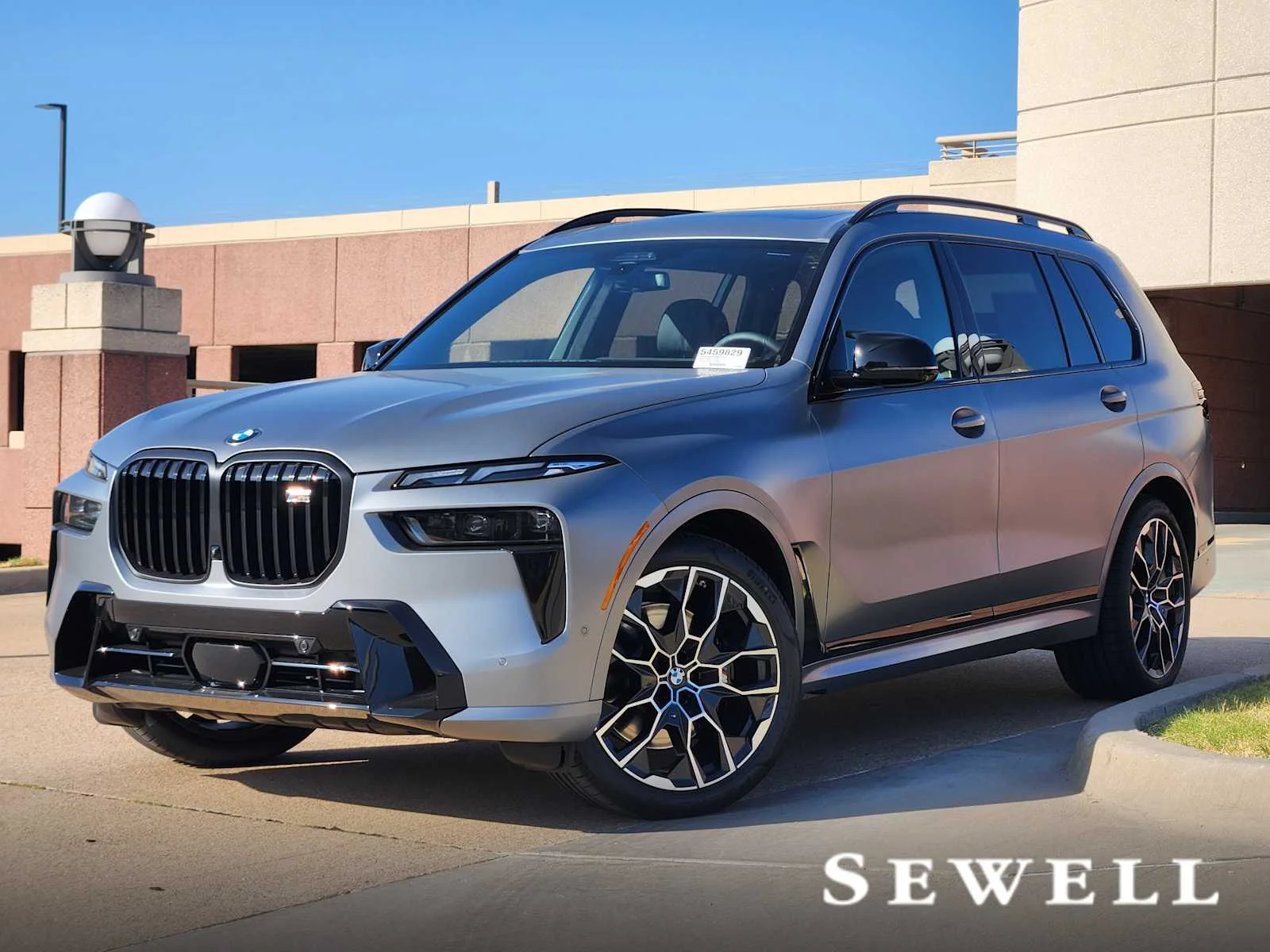2027 BMW X7 M60i