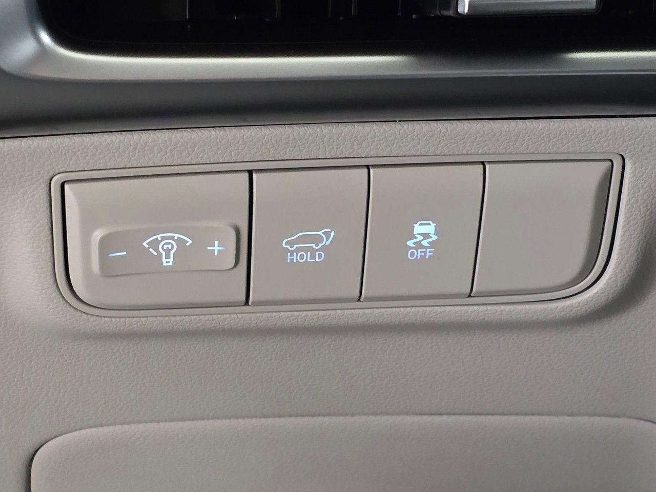New 2026 White Pearl Hyundai SEL FWD image 33