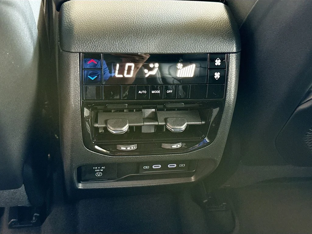New 2026 Bright White Clearcoat Jeep Laredo Altitude image 28