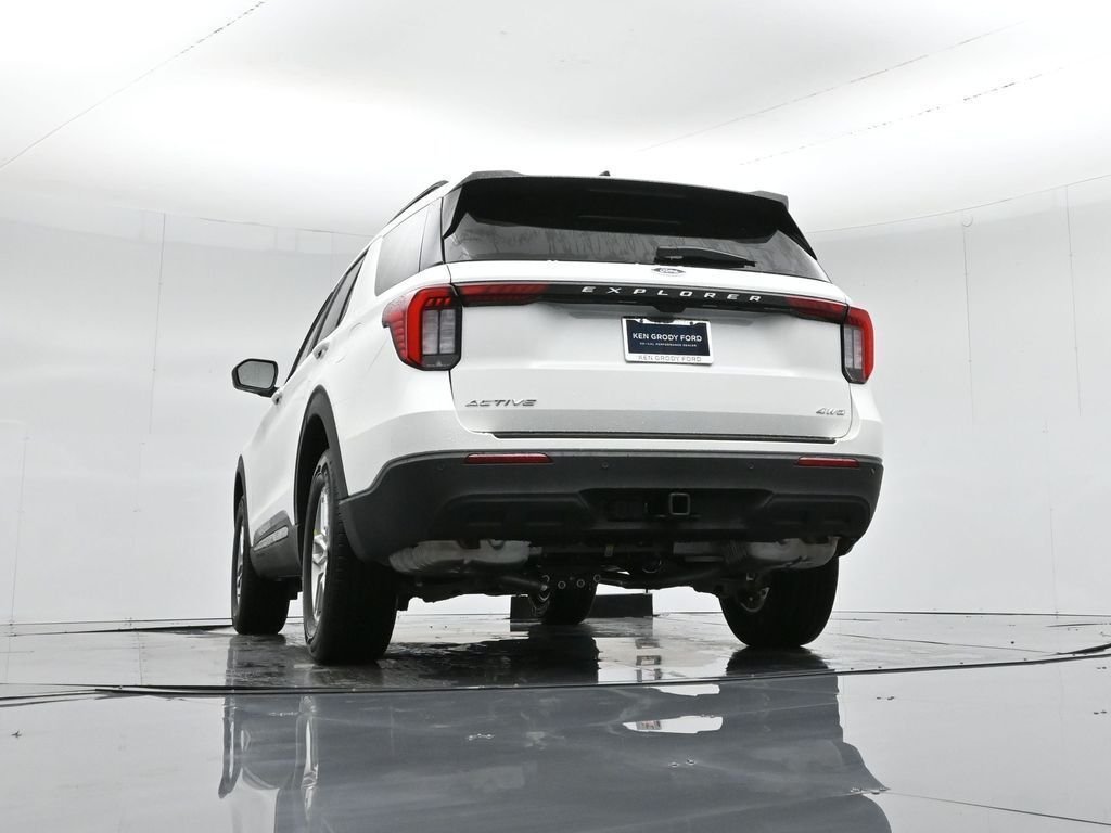 New 2026 Star White Metallic Tri-Coat Ford Active image 80