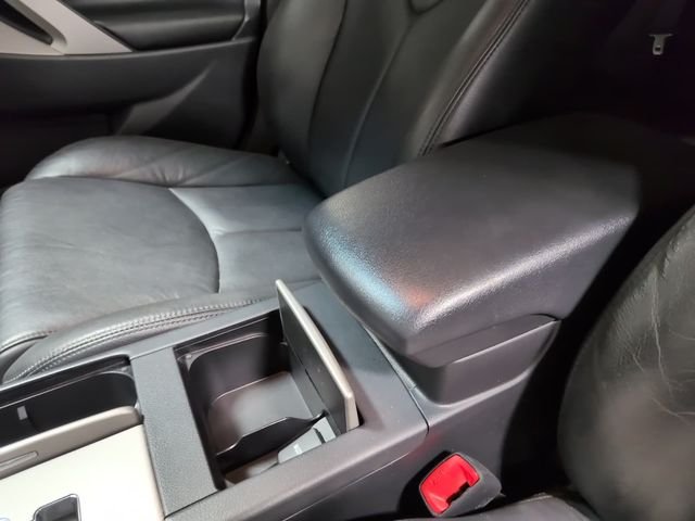 Used 2009 Silver Toyota SE image 21
