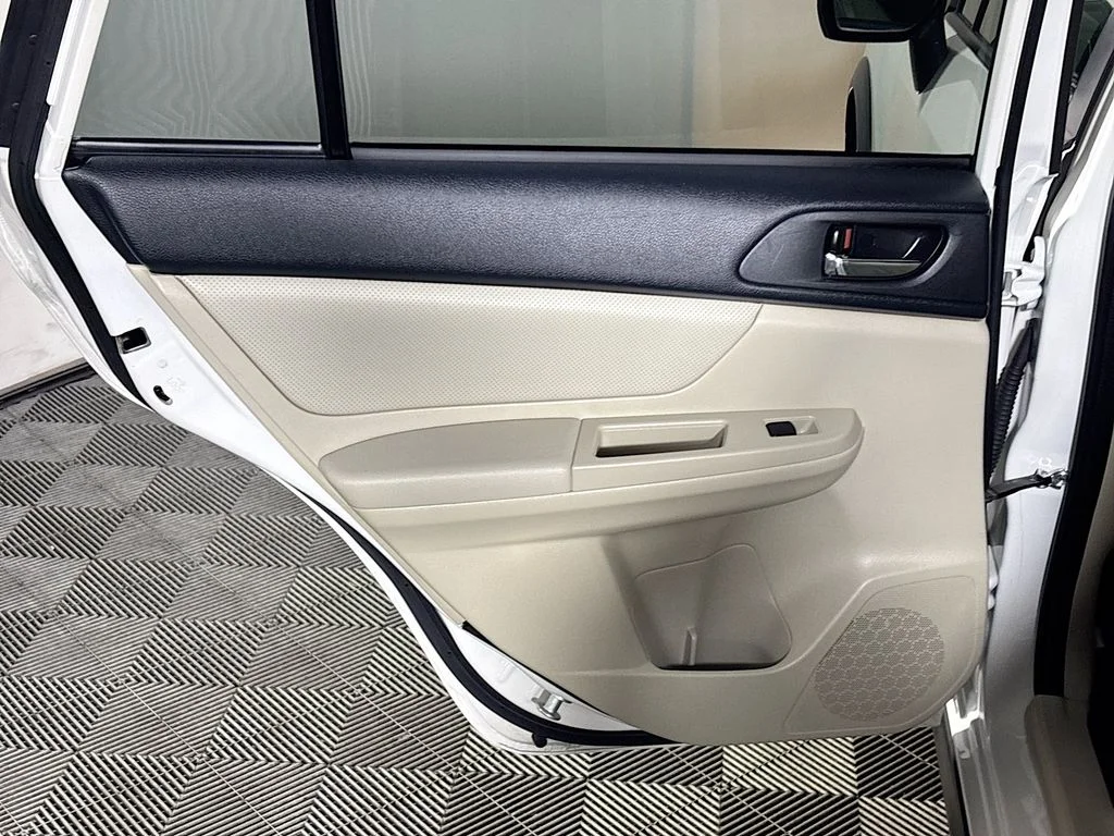 Used 2014 White Subaru 2.0i Limited image 18