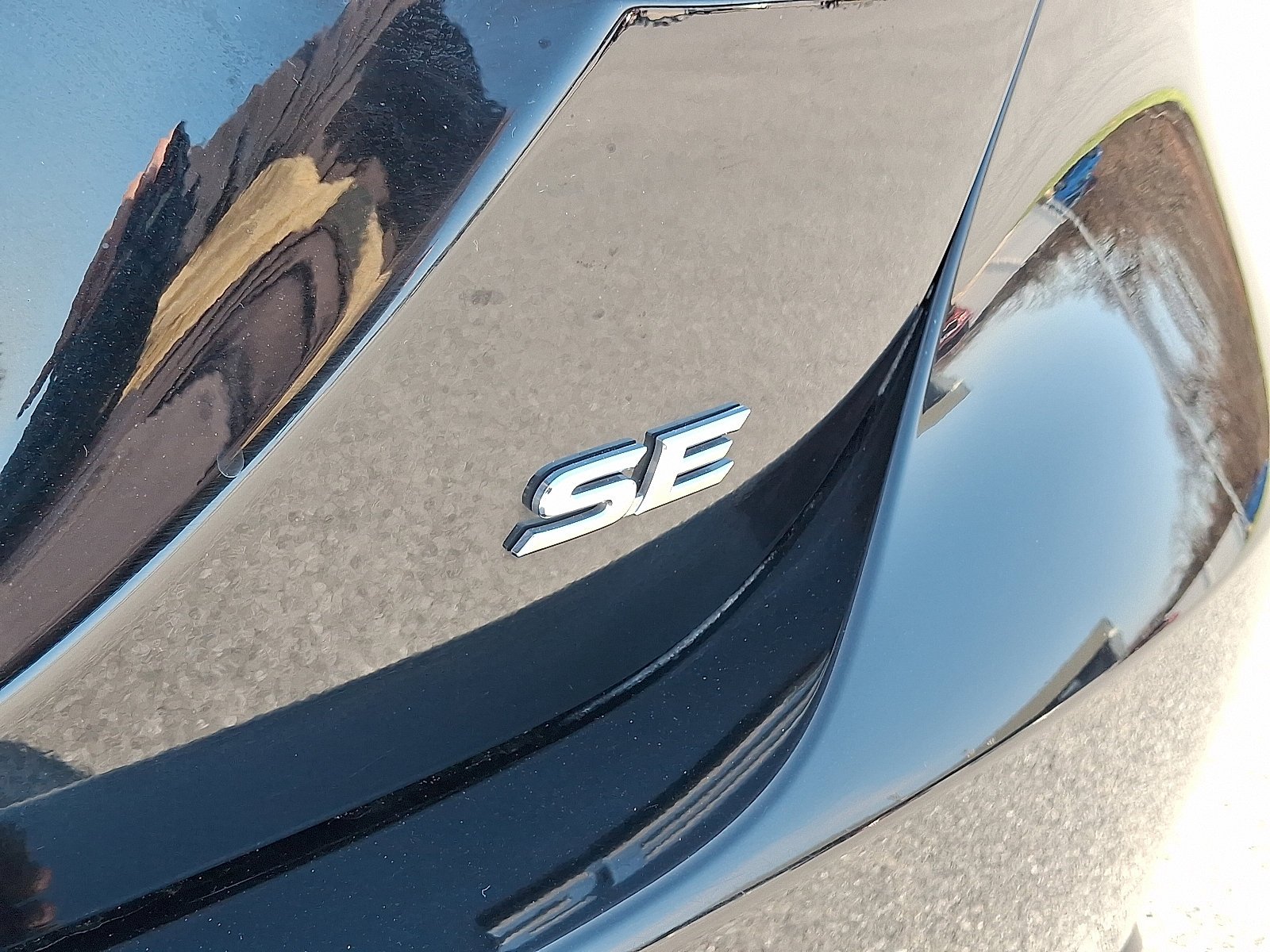 2024 Toyota Camry SE - Photo 11
