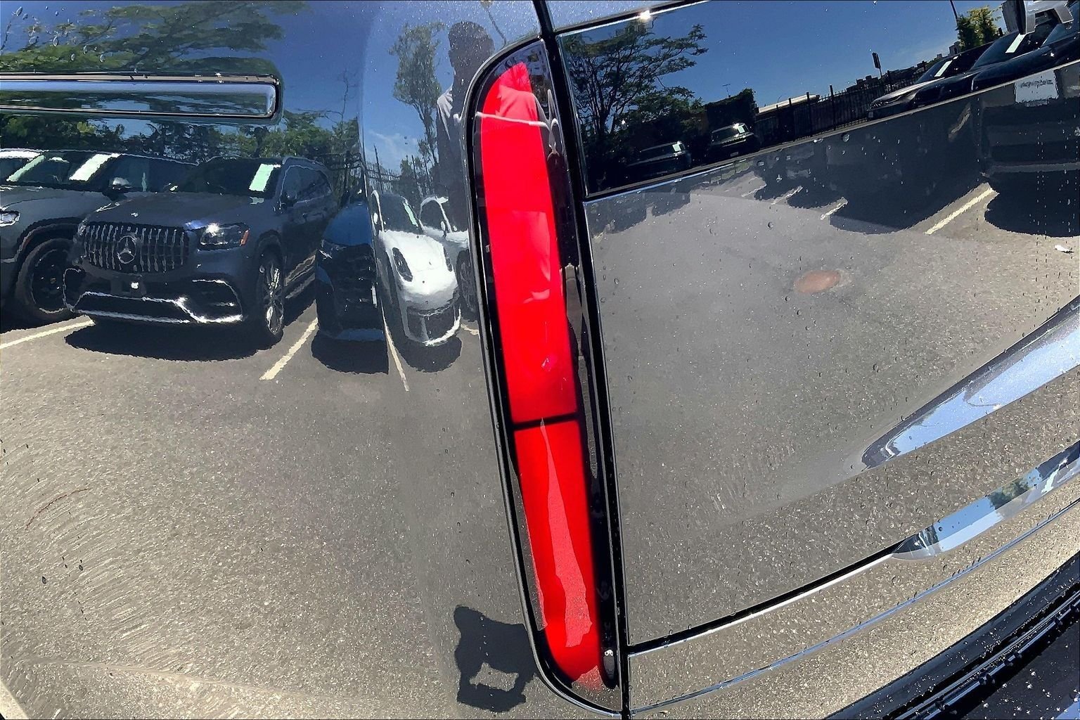 New 2026 Carpathian Grey Land Rover SE image 14