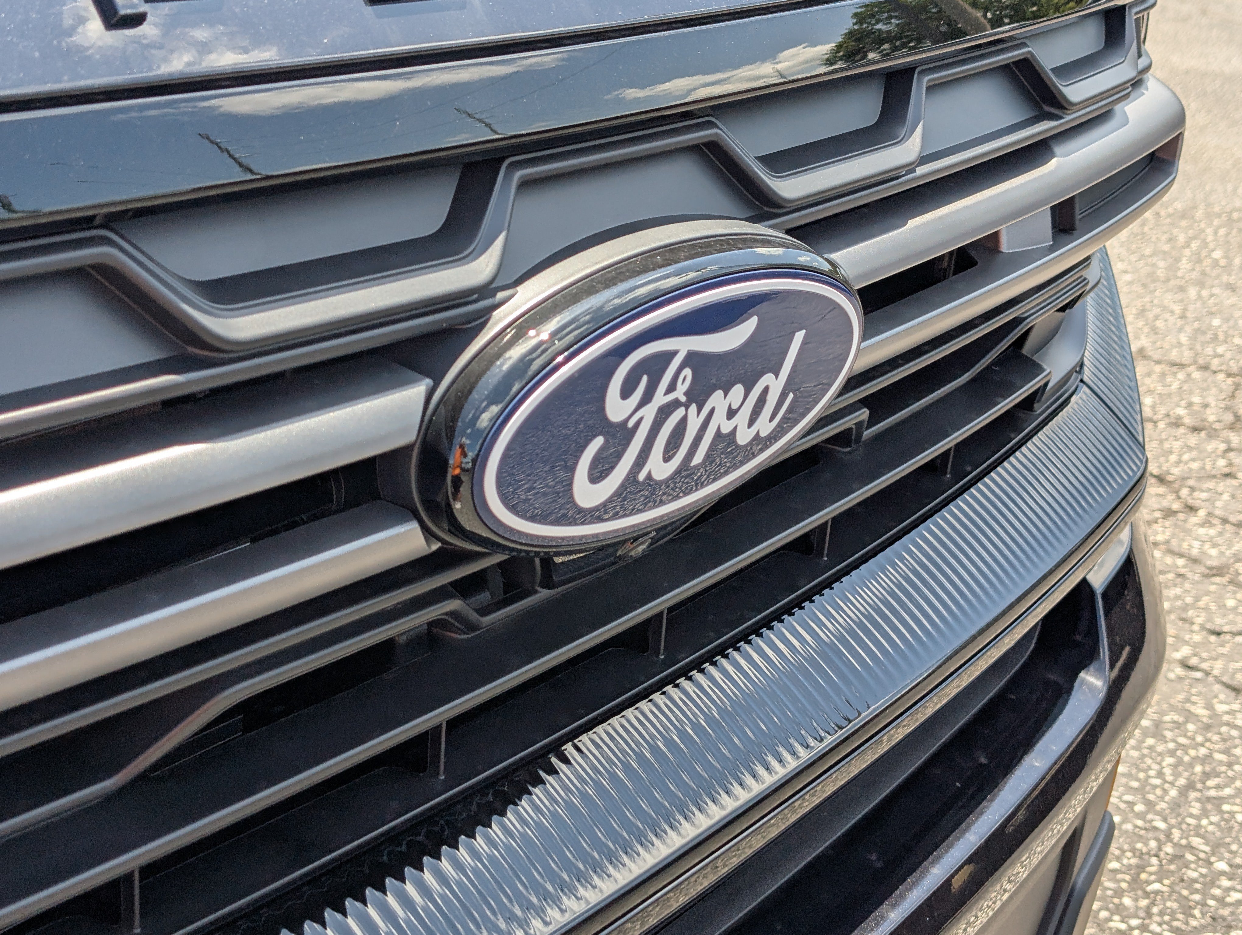 New 2027 Agate Black Metallic FORD Tremor® image 6