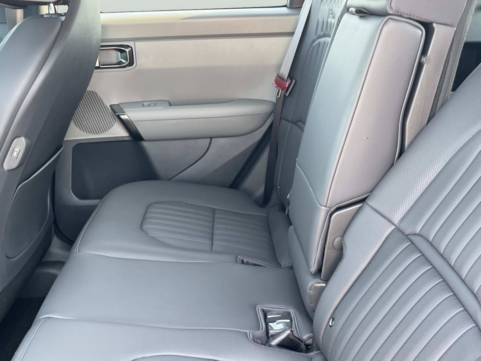 New 2027 Pale Gray Kia X-Line S image 19