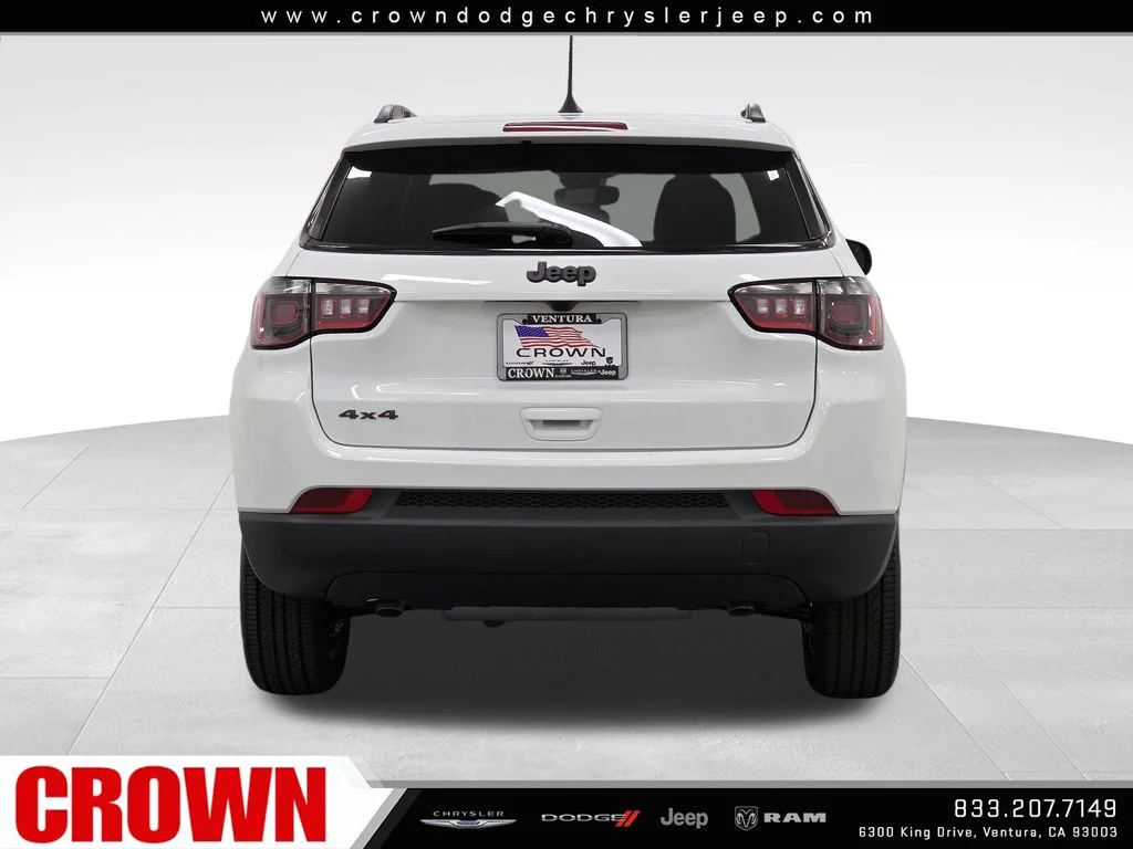 New 2026 Bright White Clearcoat Jeep Latitude image 6