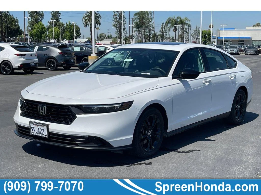 Used 2025 Platinum White Pearl Honda SE image 1
