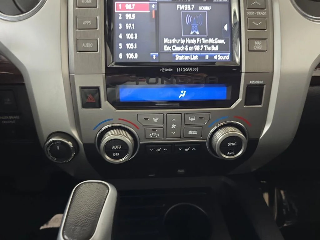 Used 2017  Toyota Limited image 24