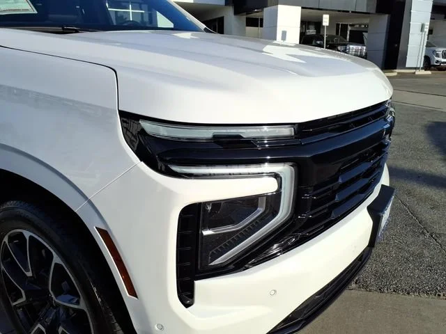 Used 2026 Summit White Chevrolet RST image 11