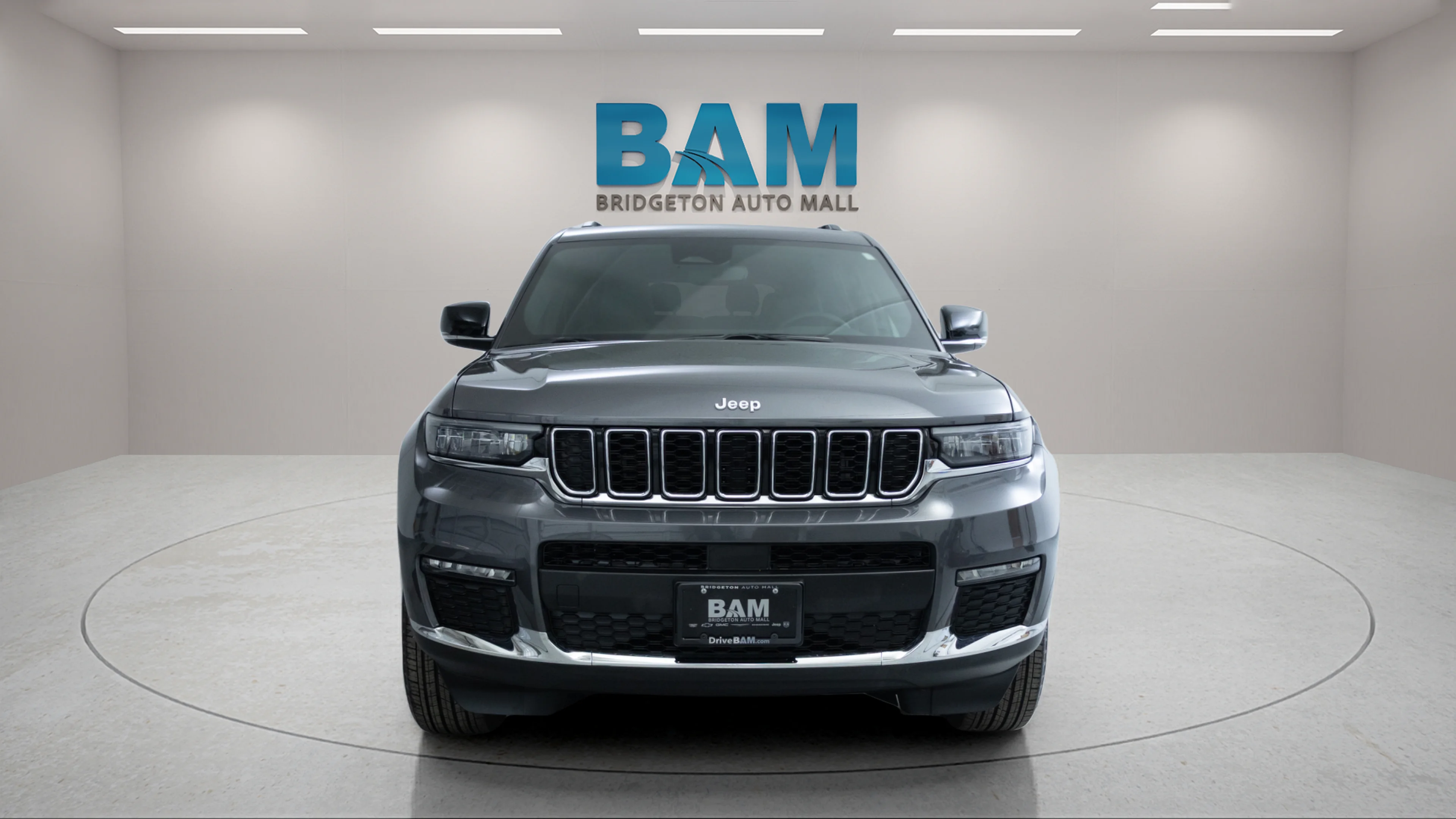 Used 2024 Baltic Gray Metallic Clearcoat Jeep Limited image 2