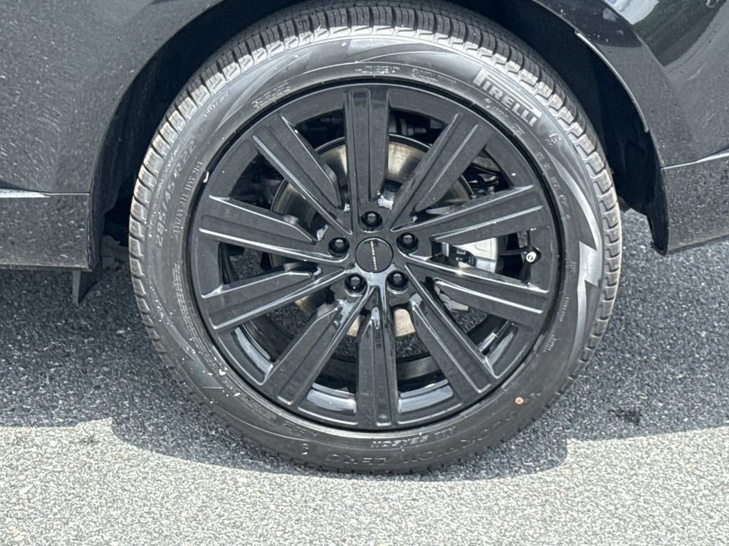 New 2026 Santorini Black Land Rover SE image 29