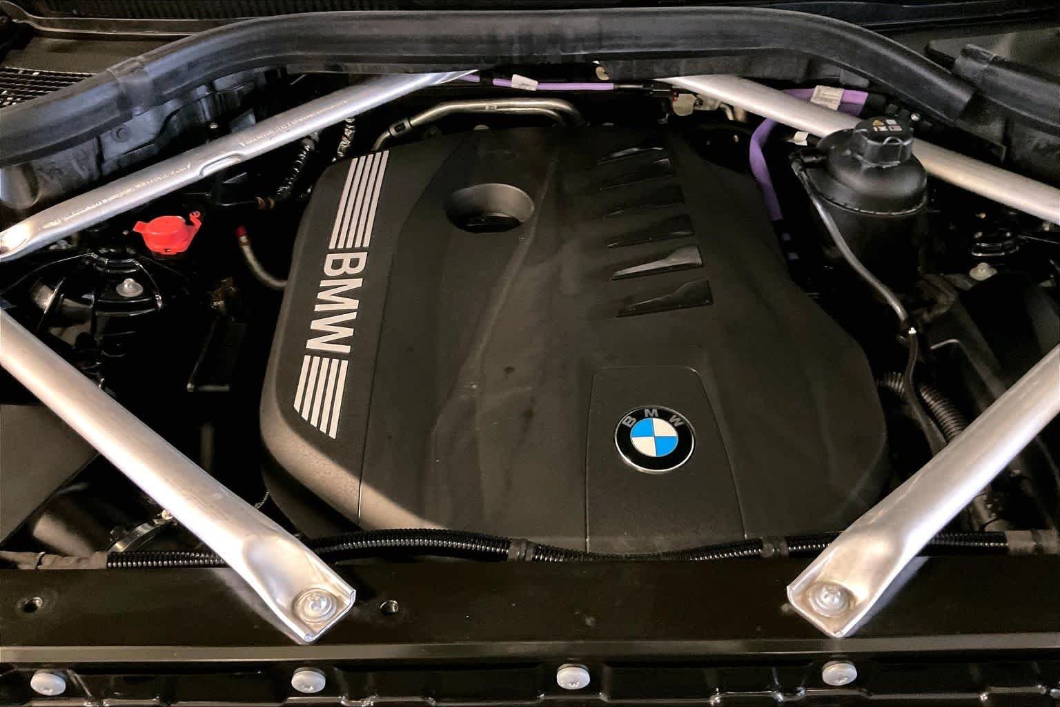 Used 2026  BMW sDrive40i image 28