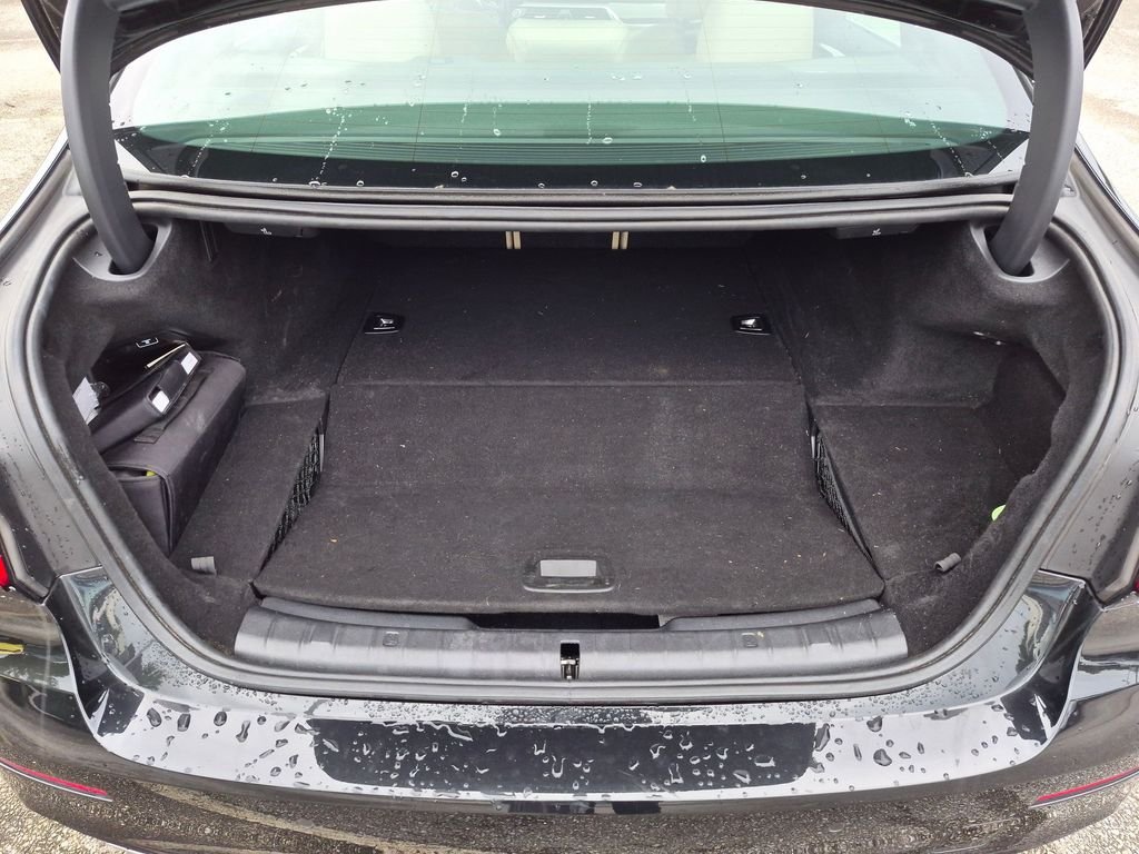 Used 2021 Black BMW 530e iPerformance image 22