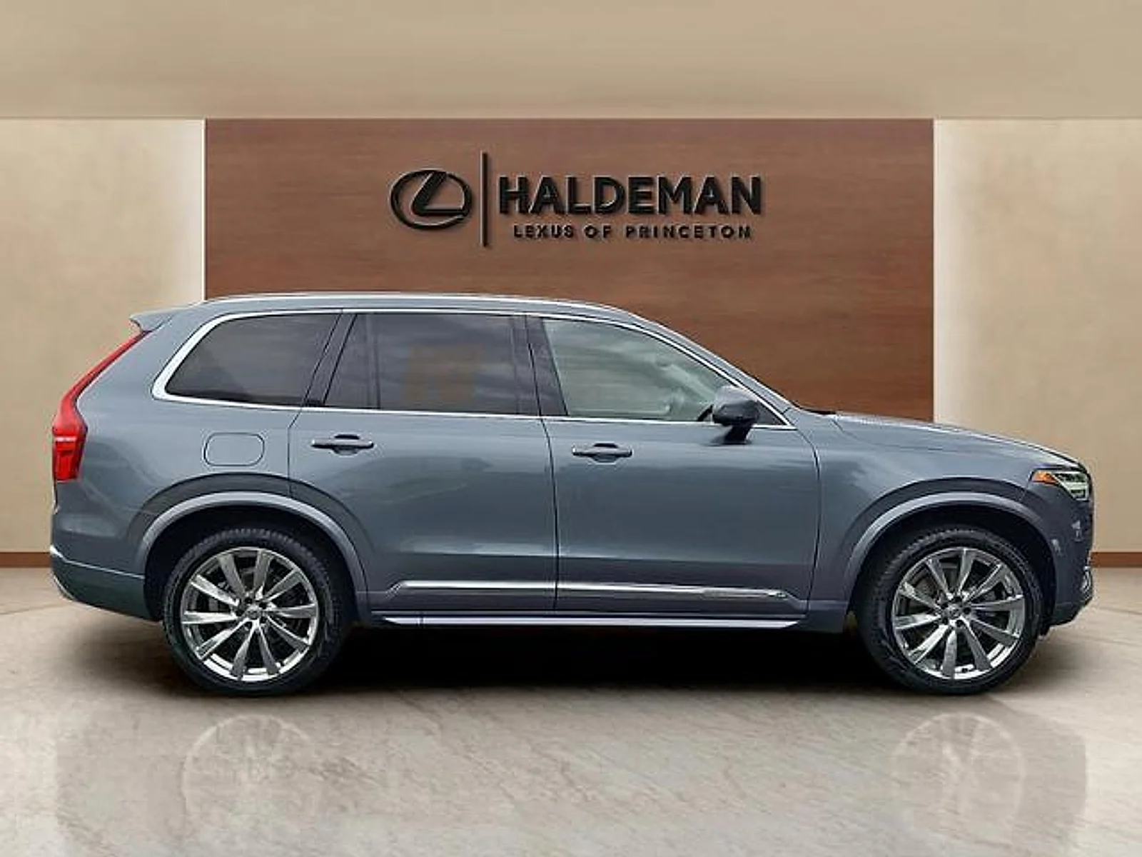 Used 2016 Osmium Grey Metallic Volvo T6 Inscription image 7