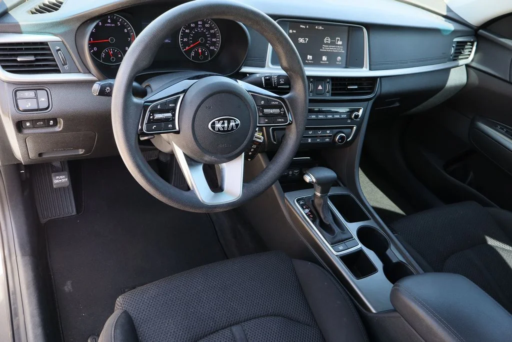 Used 2019 White Kia LX image 11