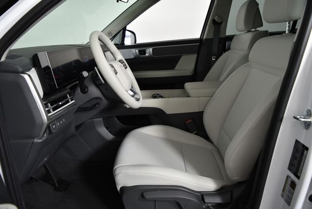 New 2027 White Hyundai SE AWD image 14