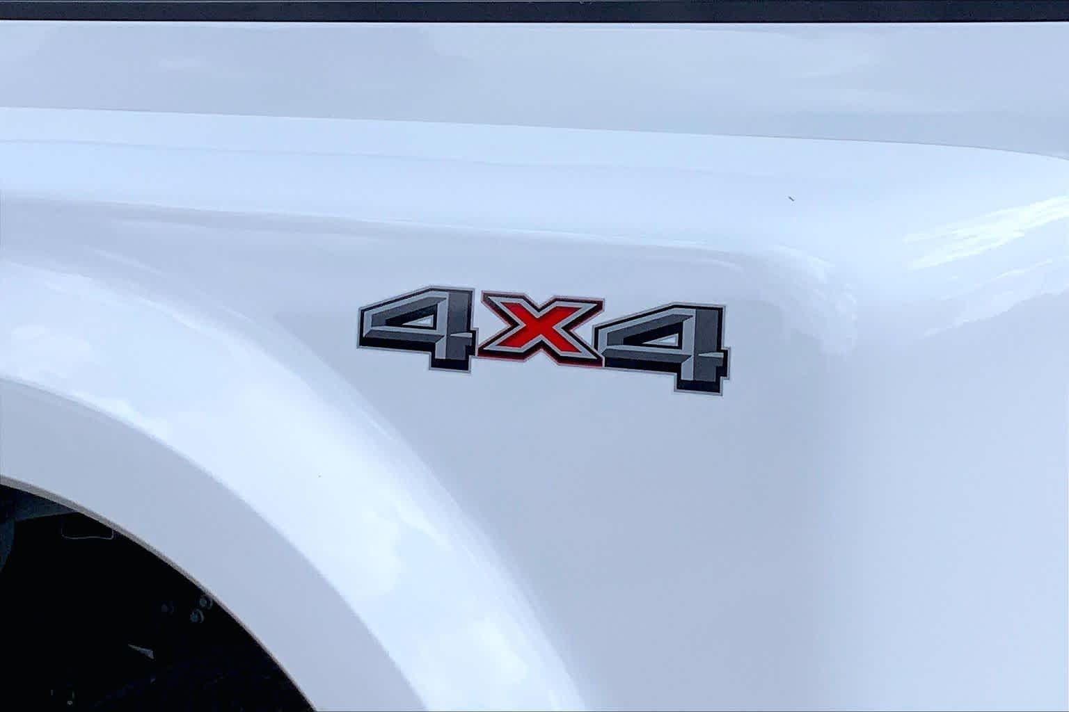 New 2026 Star White Metallic Tri-Coat Ford F-350® Lariat® image 15