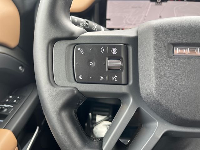 Used 2025 Gold Land Rover X-Dynamic SE image 22