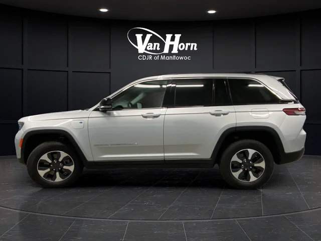 Used 2024 Silver Jeep 4xe image 4