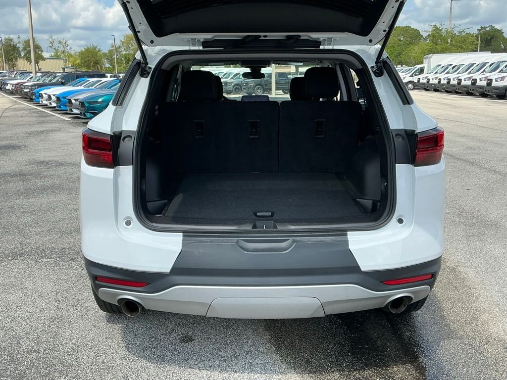 Used 2025 White Chevrolet LT image 15