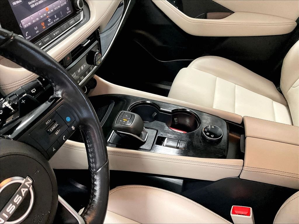 Used 2023 Pearl White Nissan SL image 20