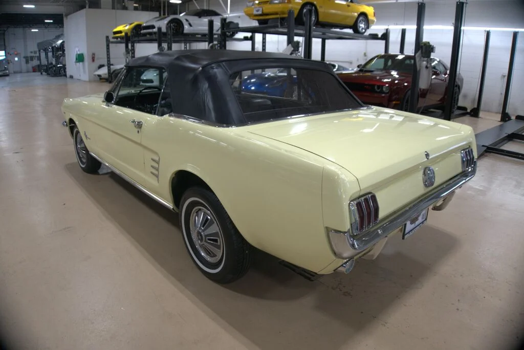 Used 1966 Yellow Ford  image 3
